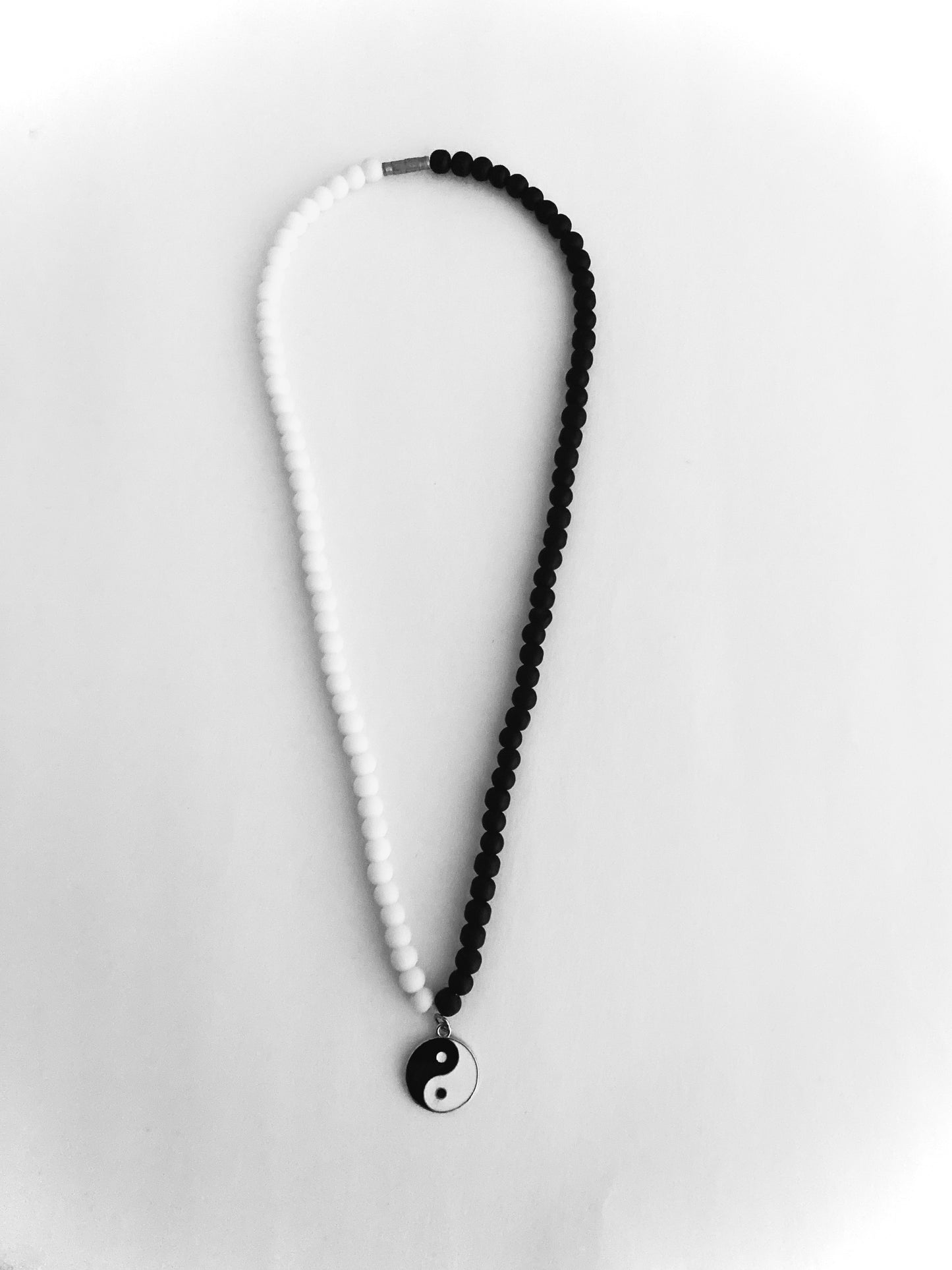 Yin-Yang beads Neckpiece