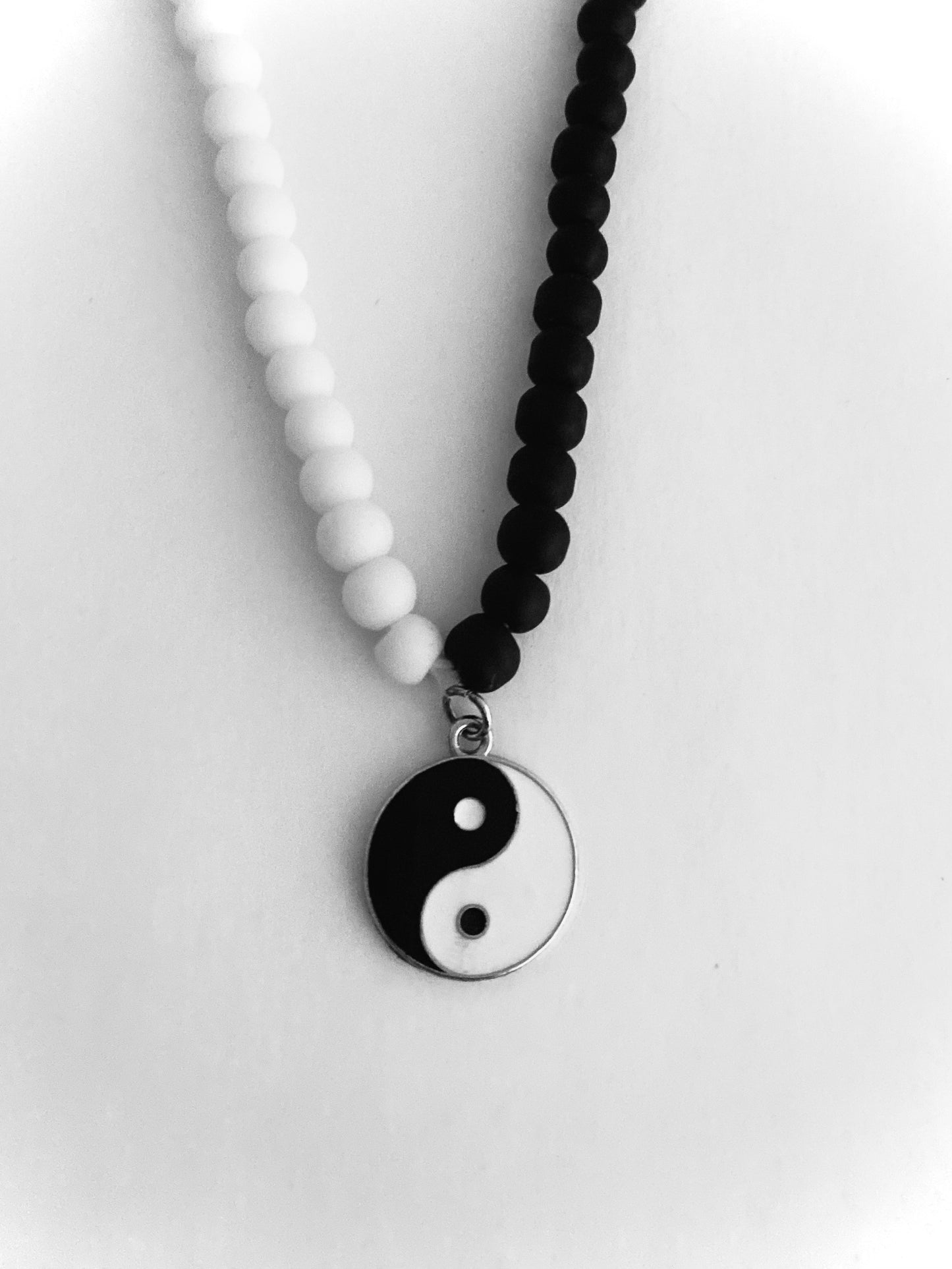 Yin-Yang beads Neckpiece