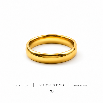 Royal Glow Gold Ring – Minimal Classic Band
