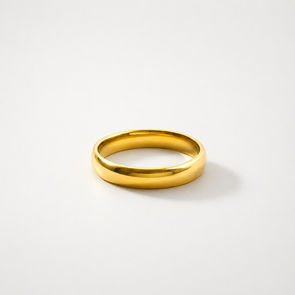 Royal Glow Gold Ring – Minimal Classic Band