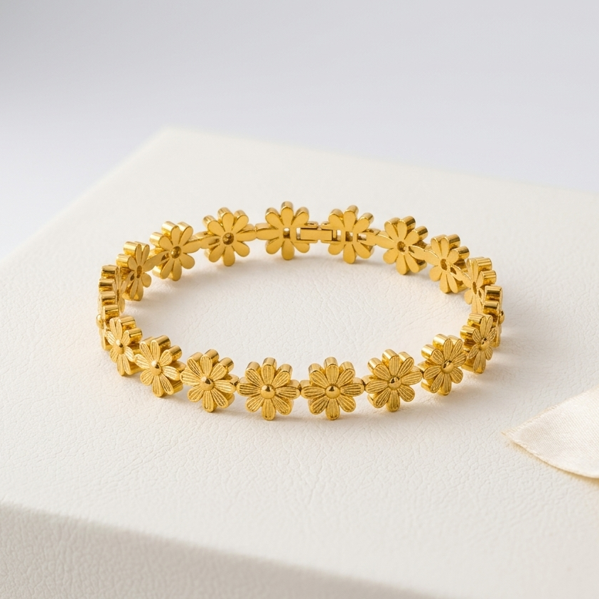 Daisy Flower Chain Bracelet – 18K Gold Plated Demi-Fine