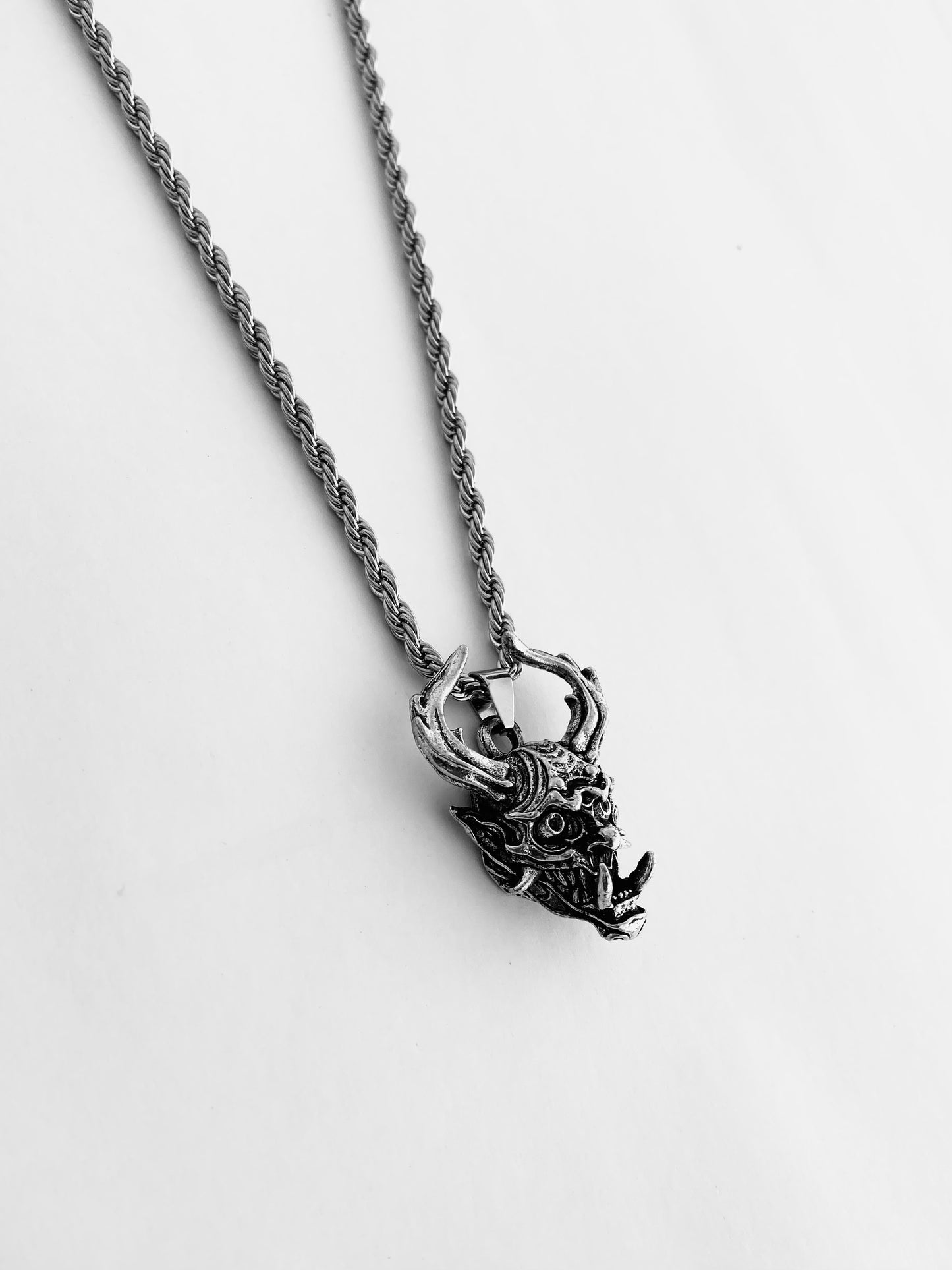 VINTAGE SKULL PENDANT